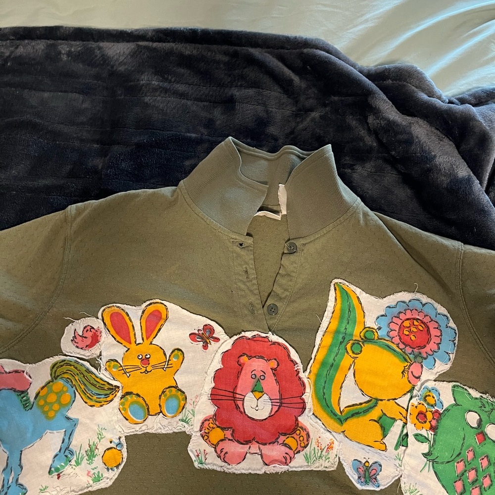 Embroidered Button Top - Picture 2 of 4